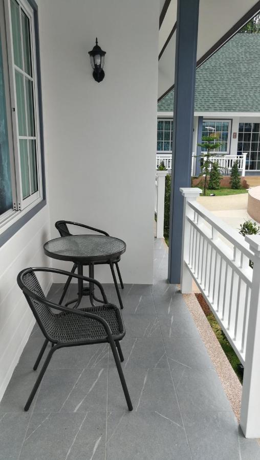English Resotel : อิงลิช รีโซเทล Nakhon Si Thammarat Ngoại thất bức ảnh