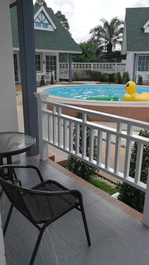English Resotel : อิงลิช รีโซเทล Nakhon Si Thammarat Ngoại thất bức ảnh